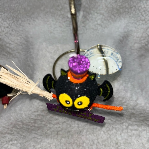 Pier 1 cute bat halloween ornament 4" Fright this way sign glittery - Picture 6 of 10